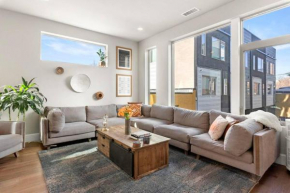 Hip Townhome w/ Rooftop VIEWS - Walk to Everything